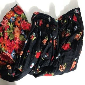Chic Floral Black Midi Skirt
